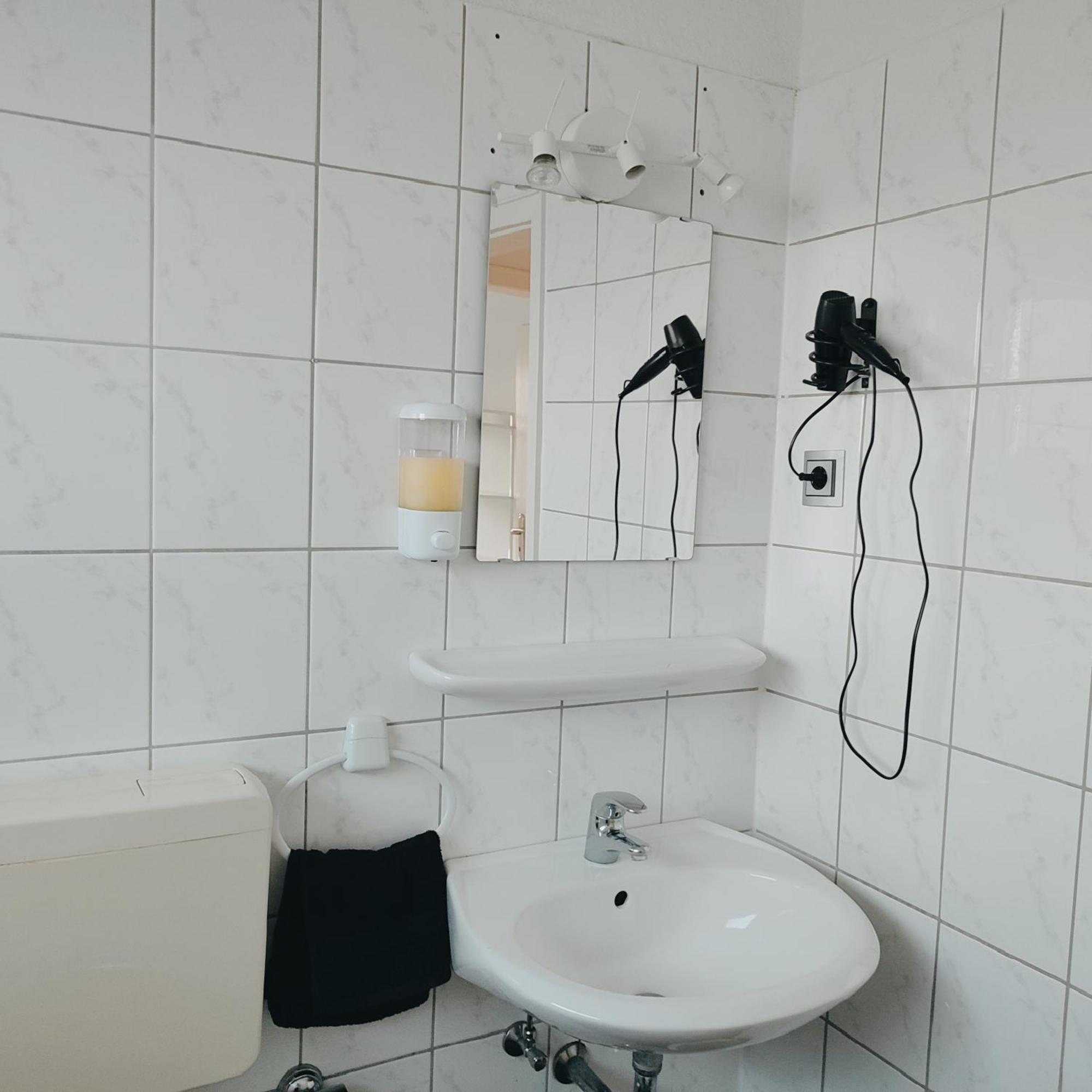 Monteur-Ferien-Messewohnung Mettmann 6 Personen 2 Og Eksteriør billede