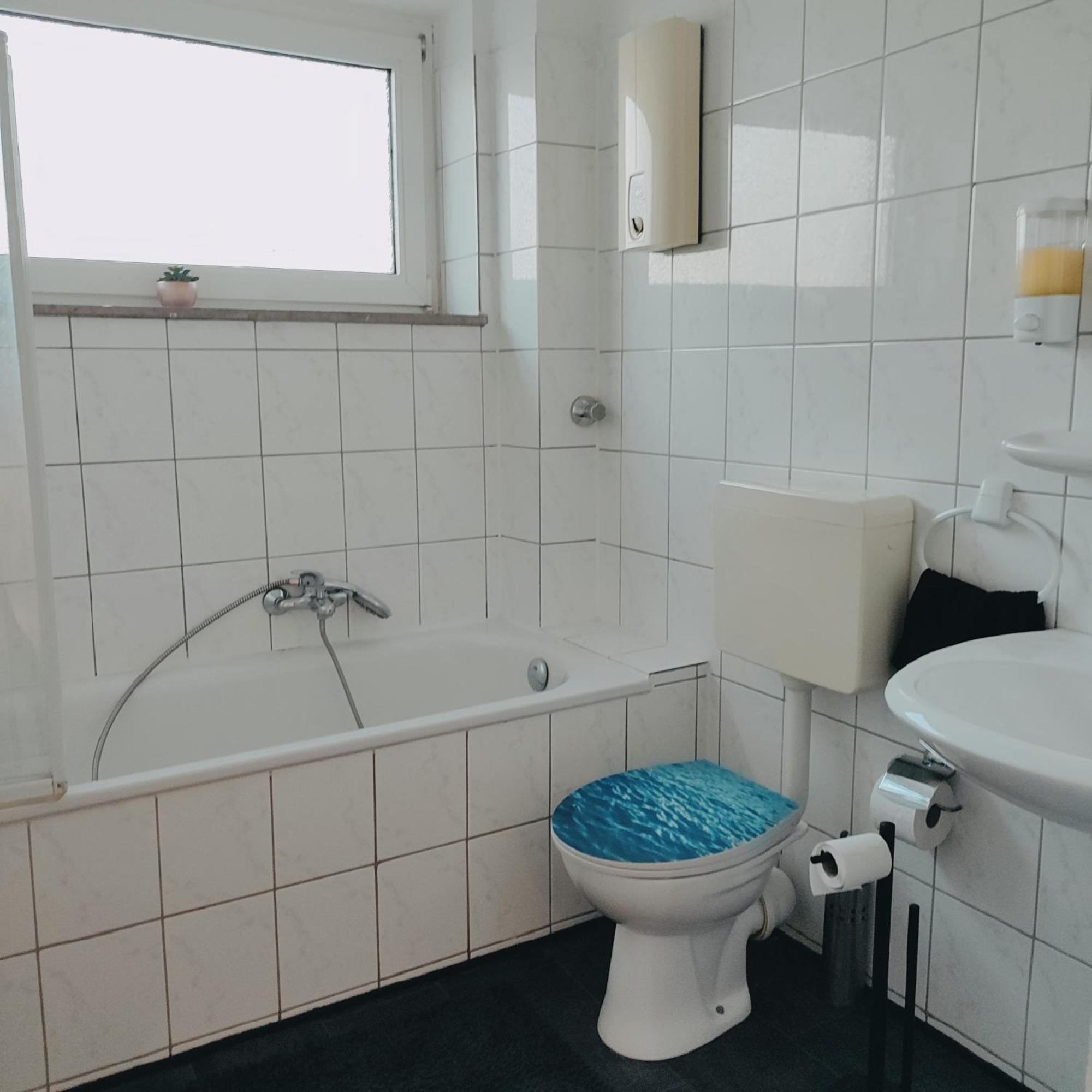 Monteur-Ferien-Messewohnung Mettmann 6 Personen 2 Og Eksteriør billede